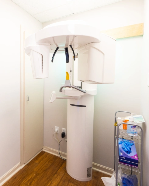 CBCT machine for 3D dental imaging